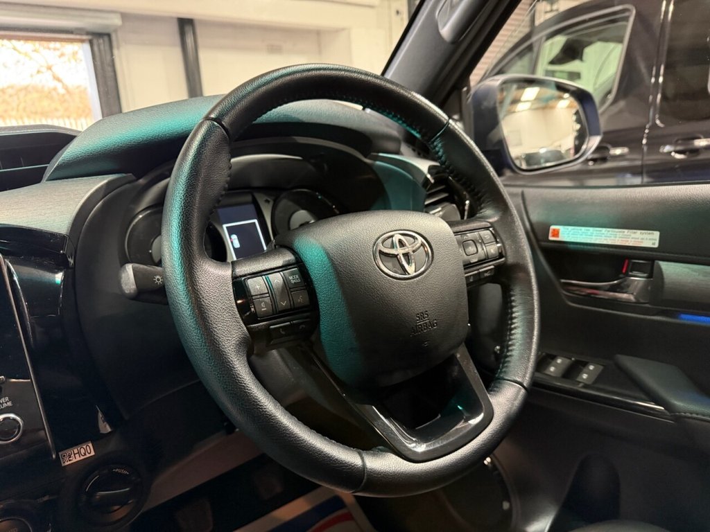 Used Toyota Hilux 2023 for sale - 76604738: Photo 28
