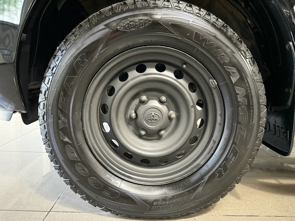 Used Toyota Hilux 2021 for sale - 75549342: Photo 12