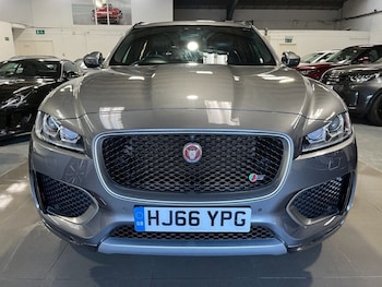 Used Jaguar F-Pace 2016 for sale - 75549245: Photo