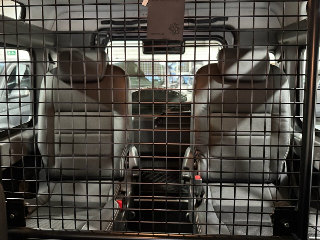 Used Land Rover Defender 2014 for sale - 76868048: Photo 21