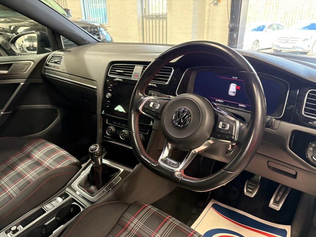 Used Volkswagen Golf 2017 for sale - 77820961: Photo 15