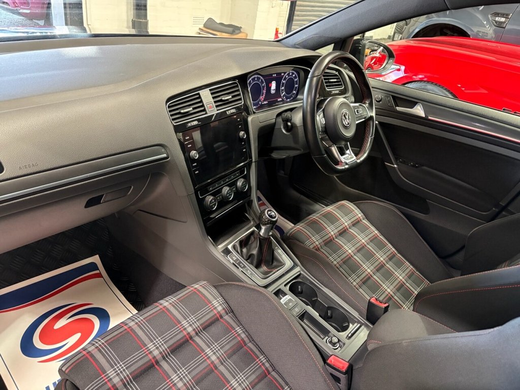 Used Volkswagen Golf 2017 for sale - 77820961: Photo 19