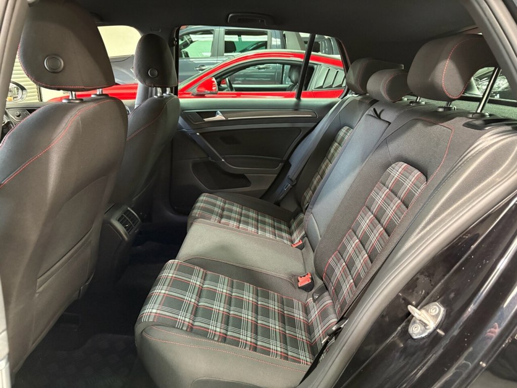 Used Volkswagen Golf 2017 for sale - 77820961: Photo 23