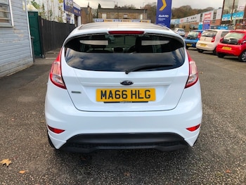 Used Ford Fiesta 2016 for sale - 76570785: Photo