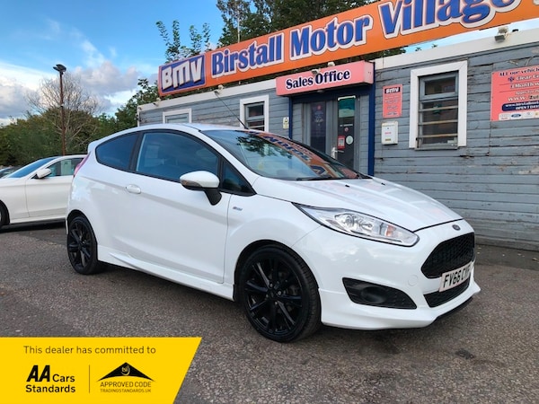 Used Ford Fiesta 2017 for sale - 75516532: Photo 1