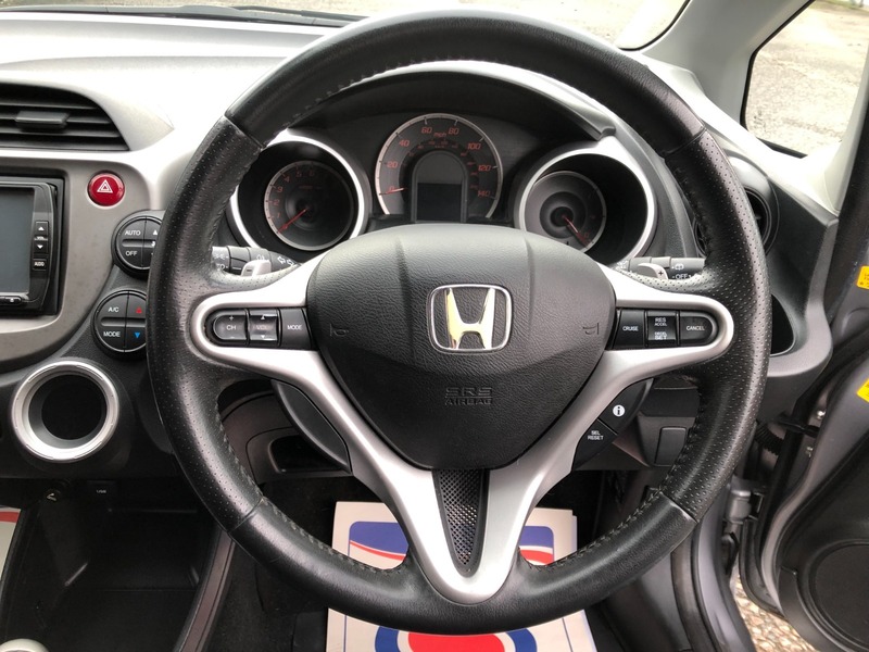 Used Honda Jazz 2010 for sale - 77521752: Photo 12