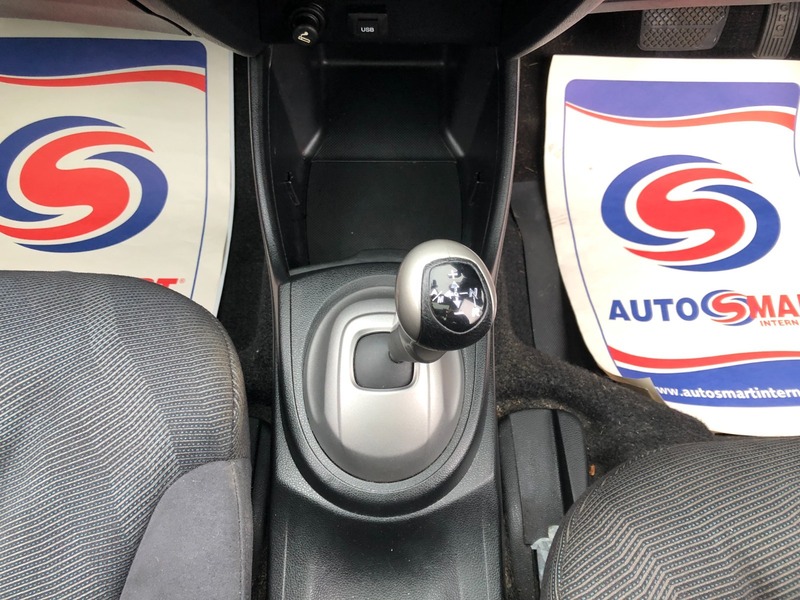 Used Honda Jazz 2010 for sale - 77521752: Photo 16