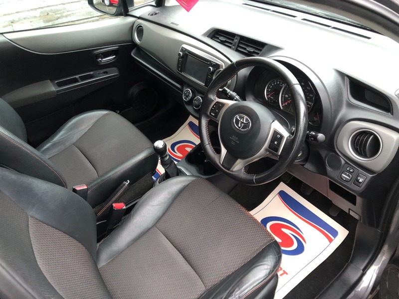 Used Toyota Yaris 2011 for sale - 77423085: Photo 10