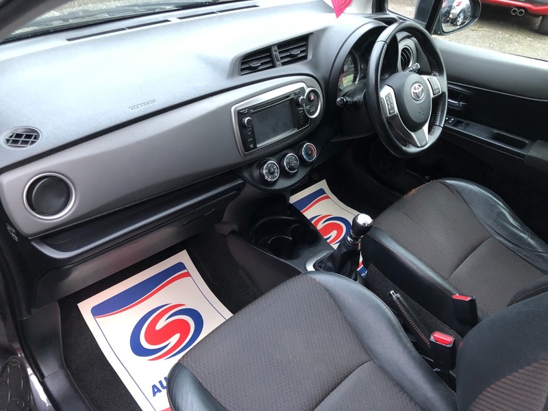 Used Toyota Yaris 2011 for sale - 77423085: Photo 15