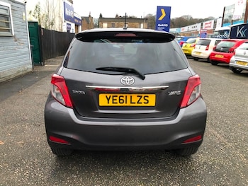 Used Toyota Yaris 2011 for sale - 77423085: Photo