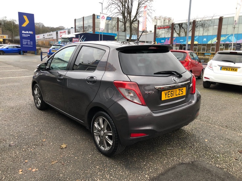 Used Toyota Yaris 2011 for sale - 77423085: Photo 6