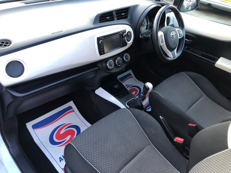 Used Toyota Yaris 2013 for sale - 76445915: Photo 16