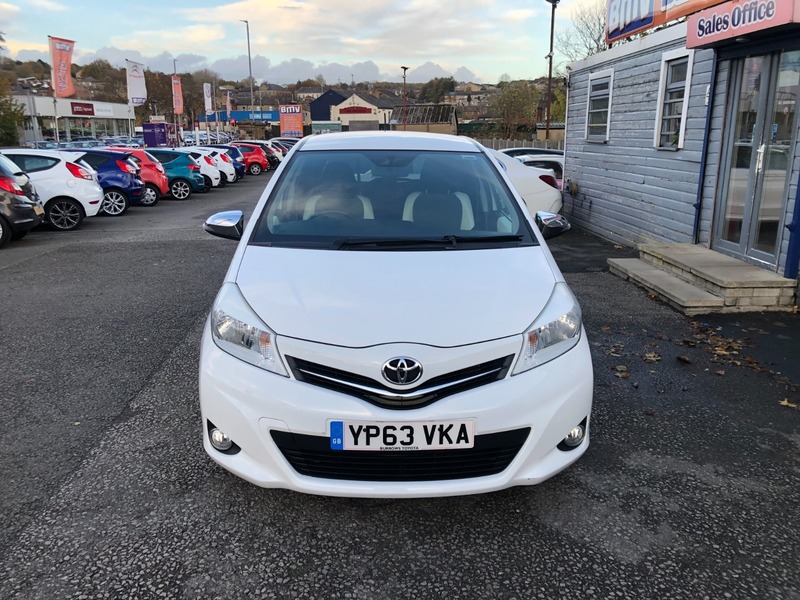 Used Toyota Yaris 2013 for sale - 76445915: Photo 2