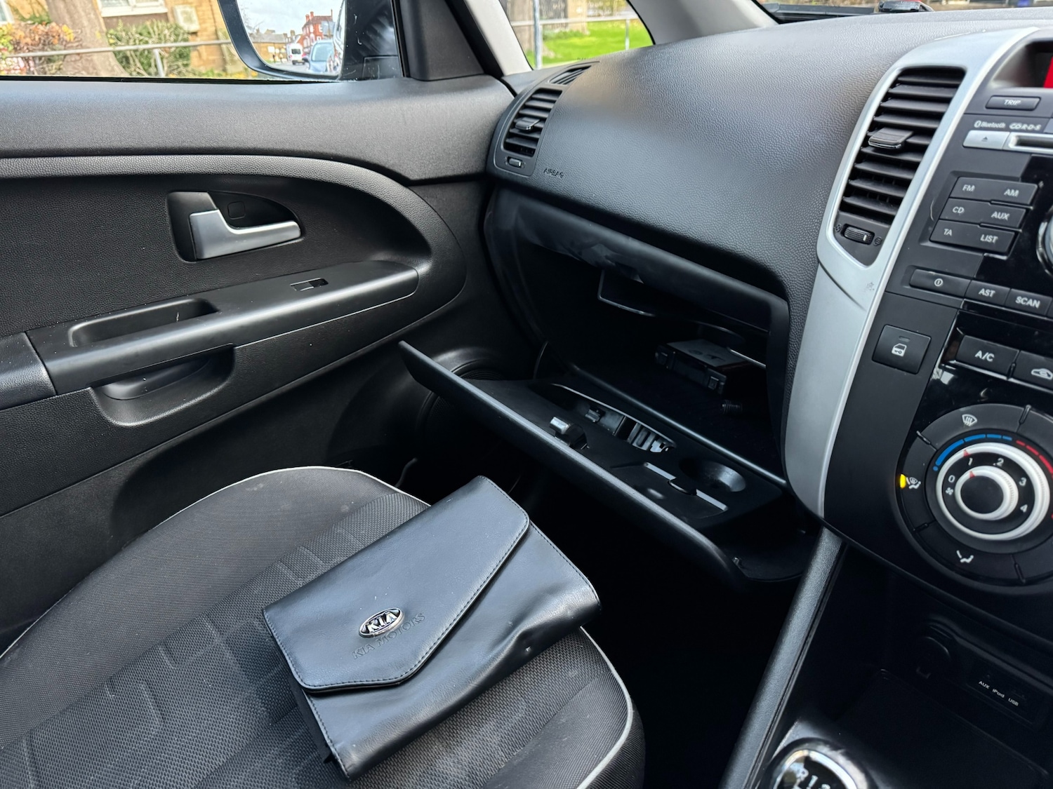 Used Kia Venga 2012 for sale - 76547312: Photo 17