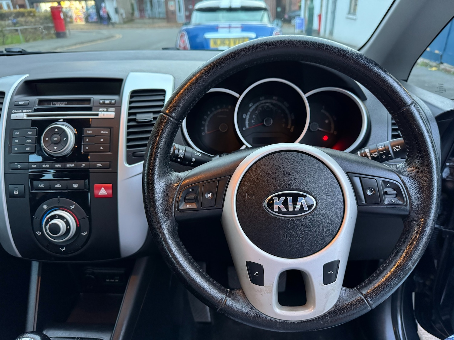 Used Kia Venga 2012 for sale - 76547312: Photo 8