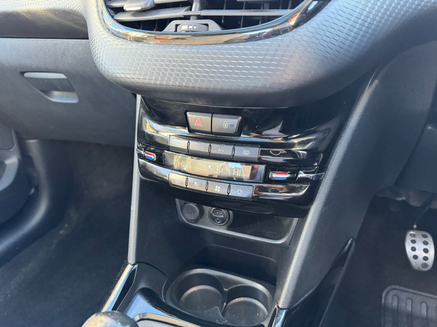 Used Peugeot 2008 2017 for sale - 77283387: Photo 15