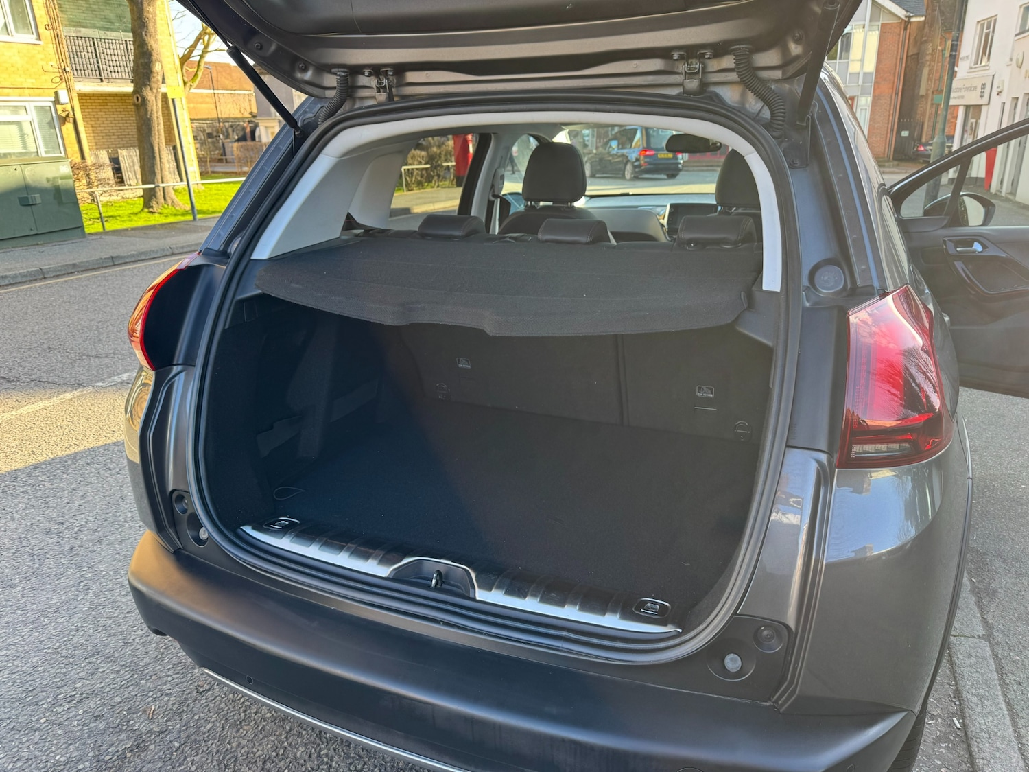 Used Peugeot 2008 2017 for sale - 77283387: Photo 19