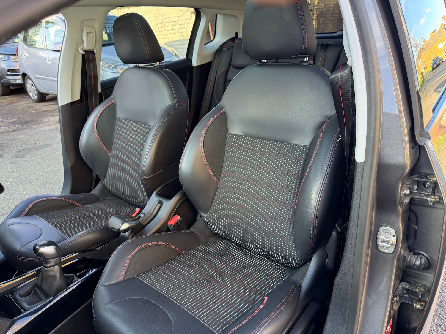 Used Peugeot 2008 2017 for sale - 77283387: Photo 4