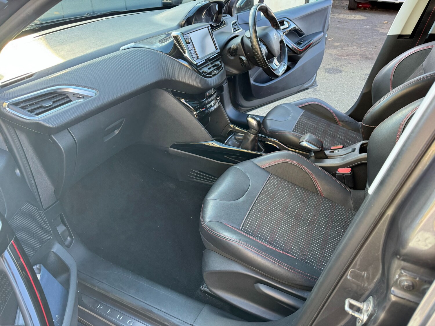 Used Peugeot 2008 2017 for sale - 77283387: Photo 56