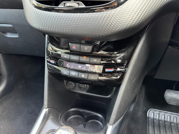 Used Peugeot 2008 2014 for sale - 76104846: Photo 10