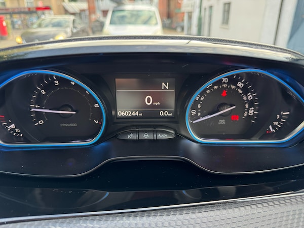 Used Peugeot 2008 2014 for sale - 76104846: Photo 8