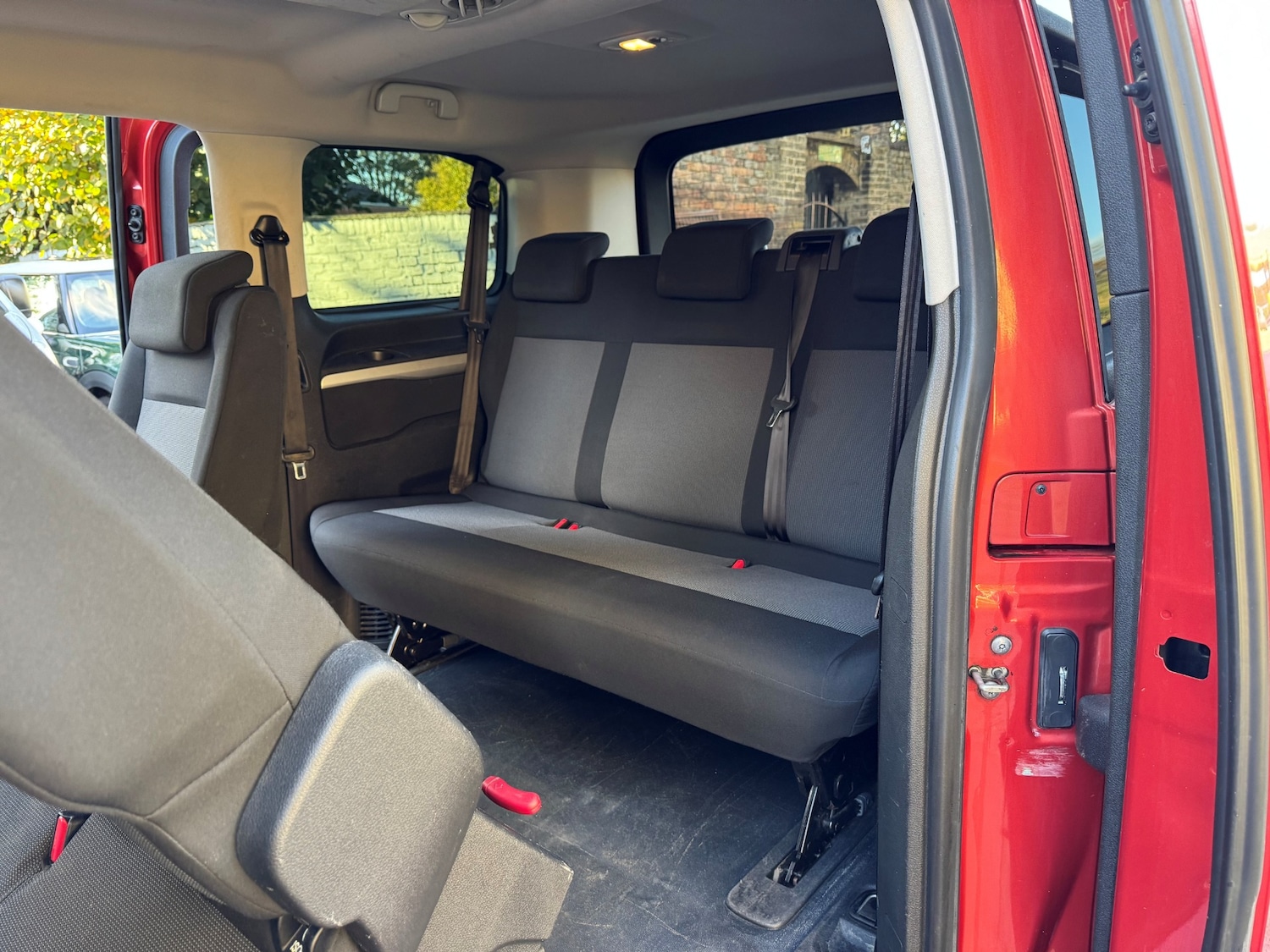 Used Peugeot Traveller 2017 for sale - 76249337: Photo 22