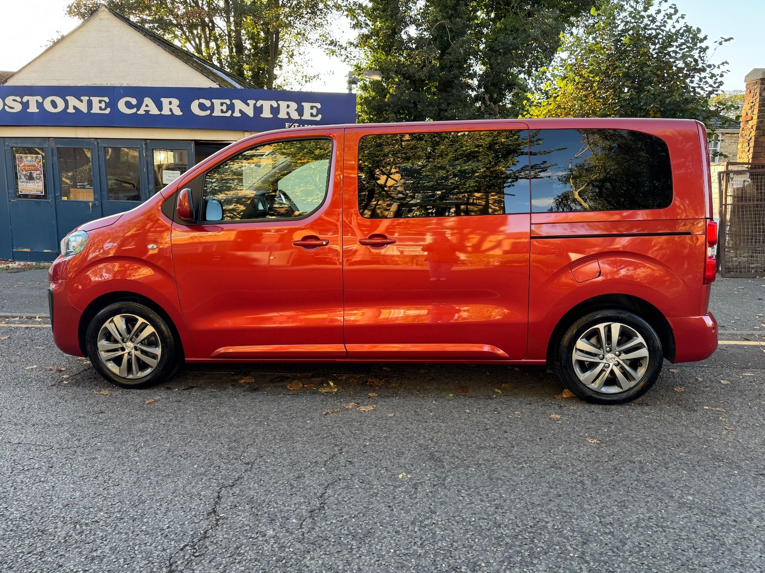 Used Peugeot Traveller 2017 for sale - 76249337: Photo 24