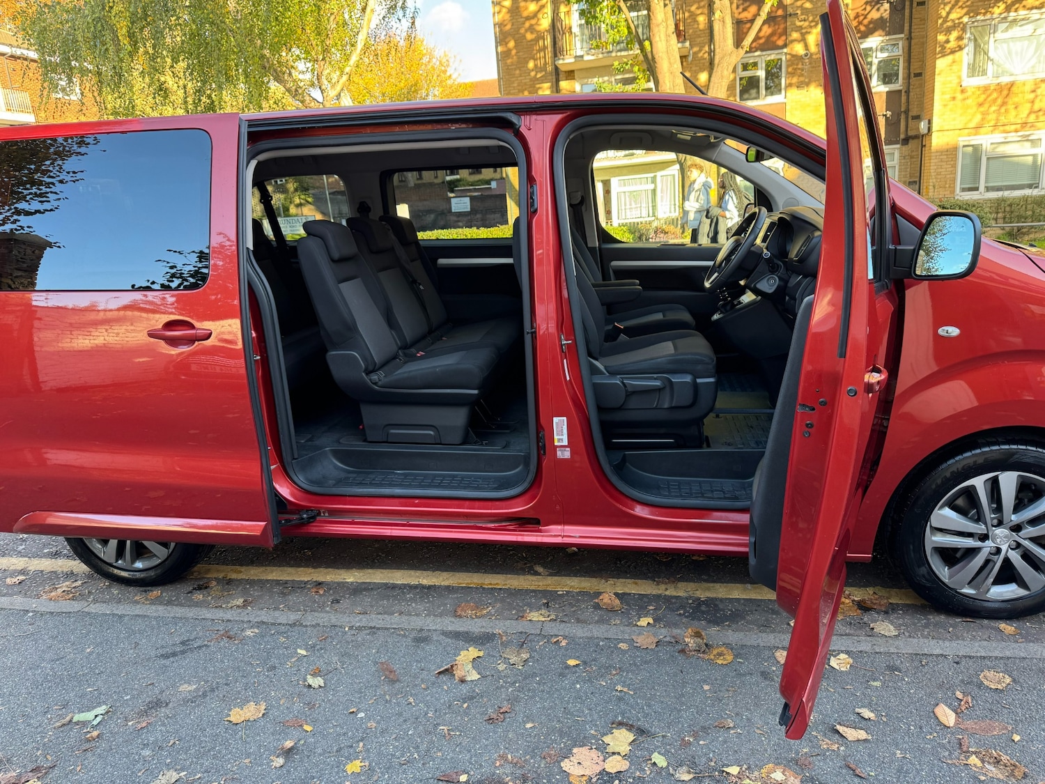Used Peugeot Traveller 2017 for sale - 76249337: Photo 3