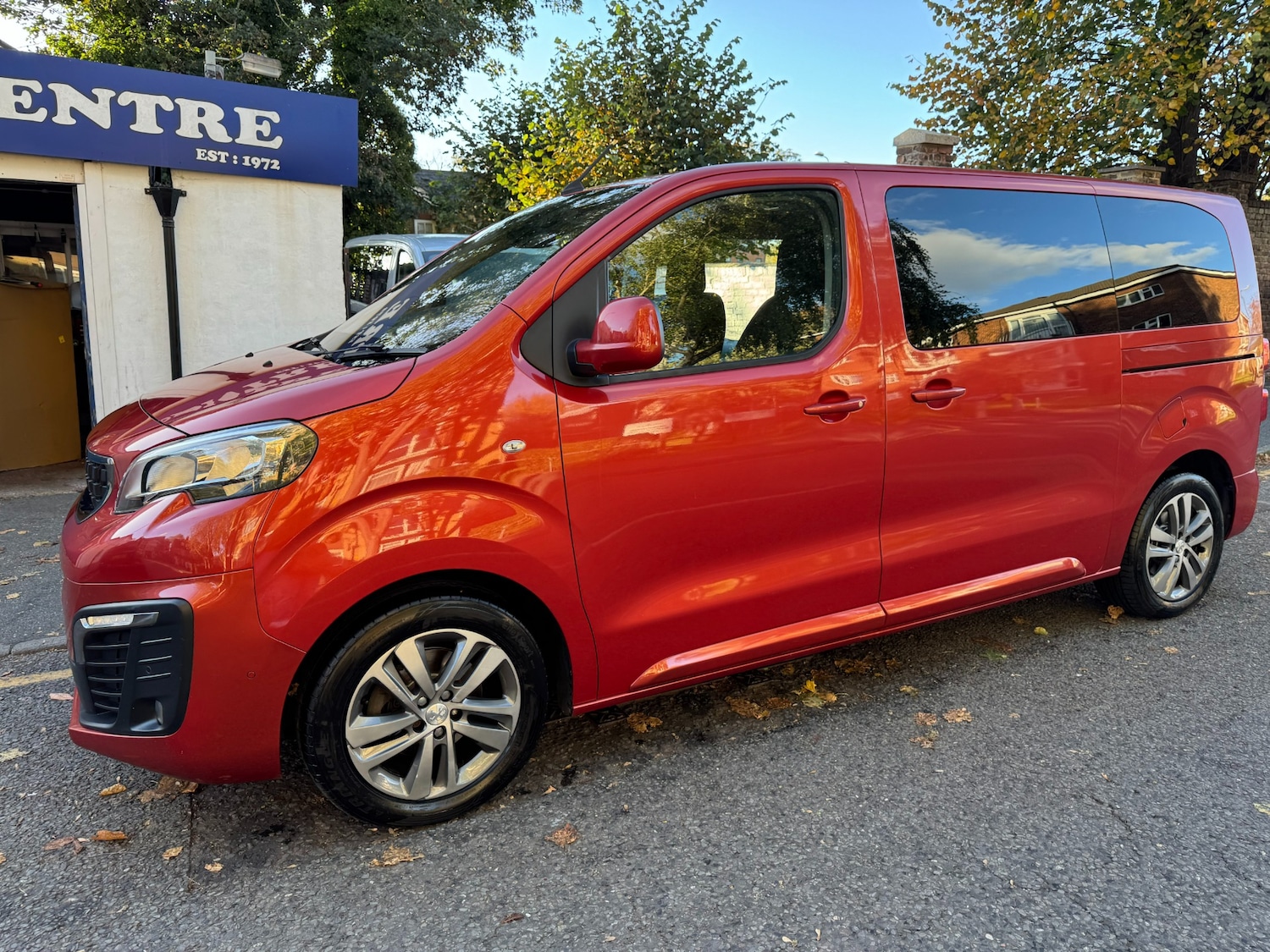 Used Peugeot Traveller 2017 for sale - 76249337: Photo 37