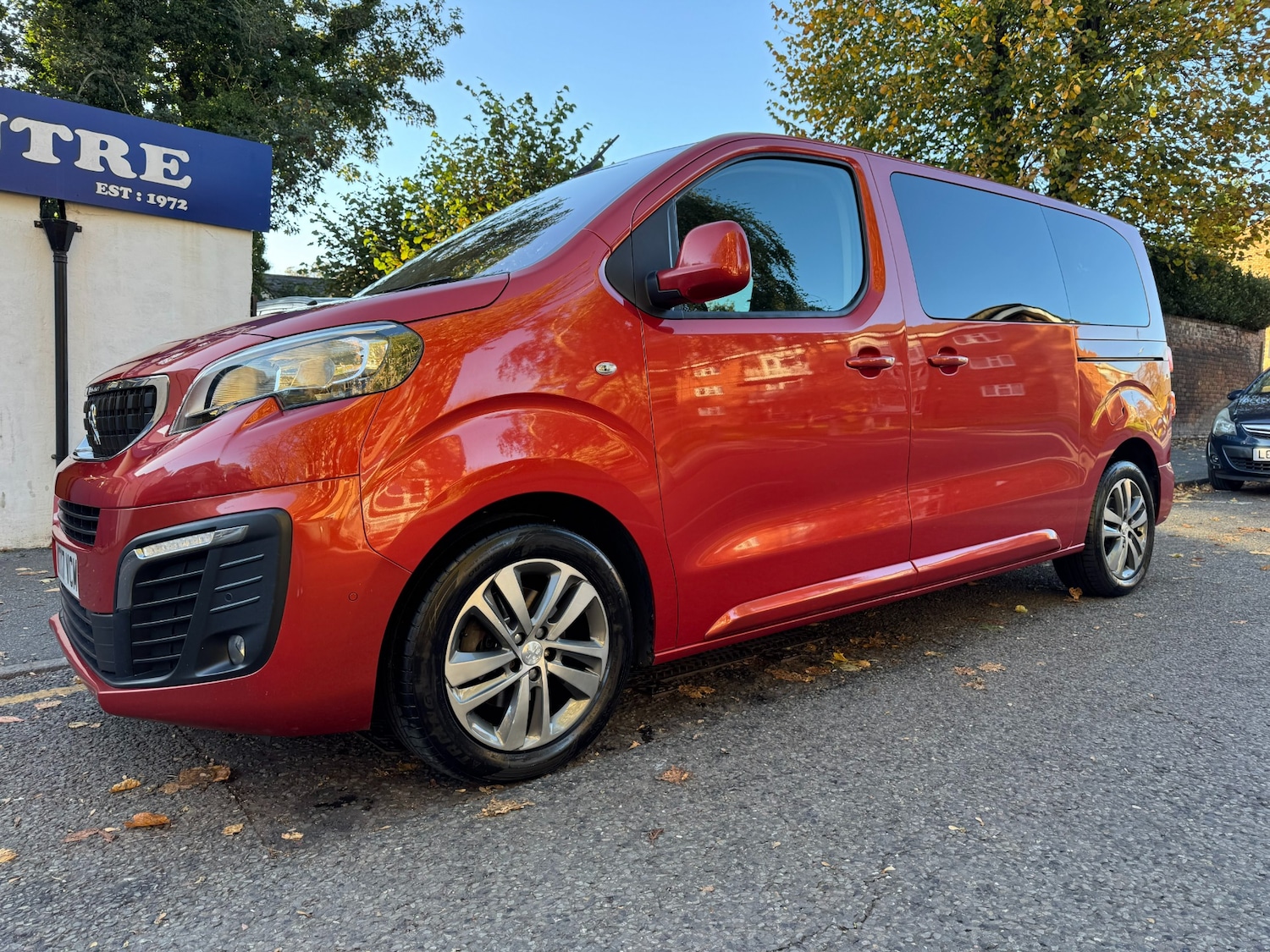 Used Peugeot Traveller 2017 for sale - 76249337: Photo 4