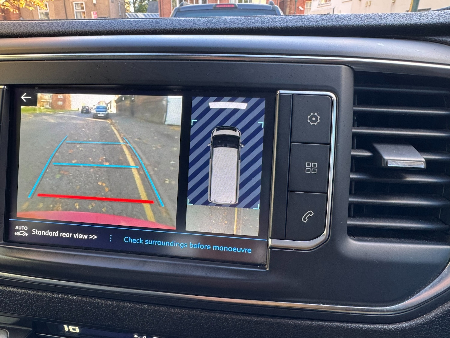 Used Peugeot Traveller 2017 for sale - 76249337: Photo 40