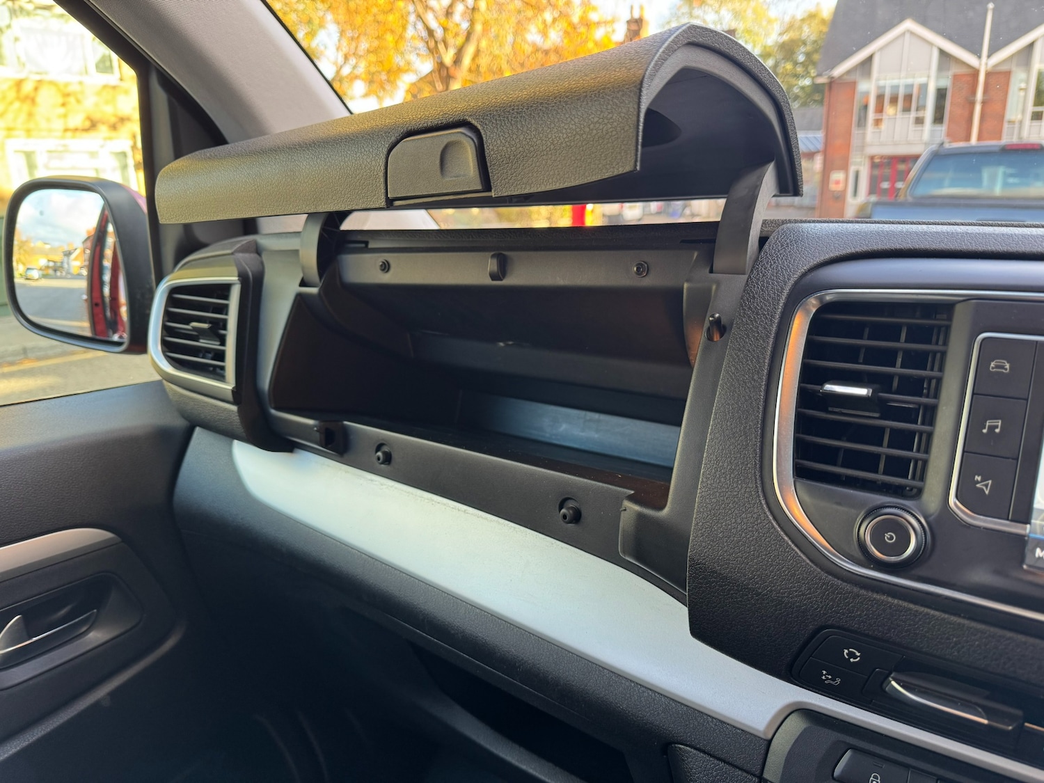 Used Peugeot Traveller 2017 for sale - 76249337: Photo 41