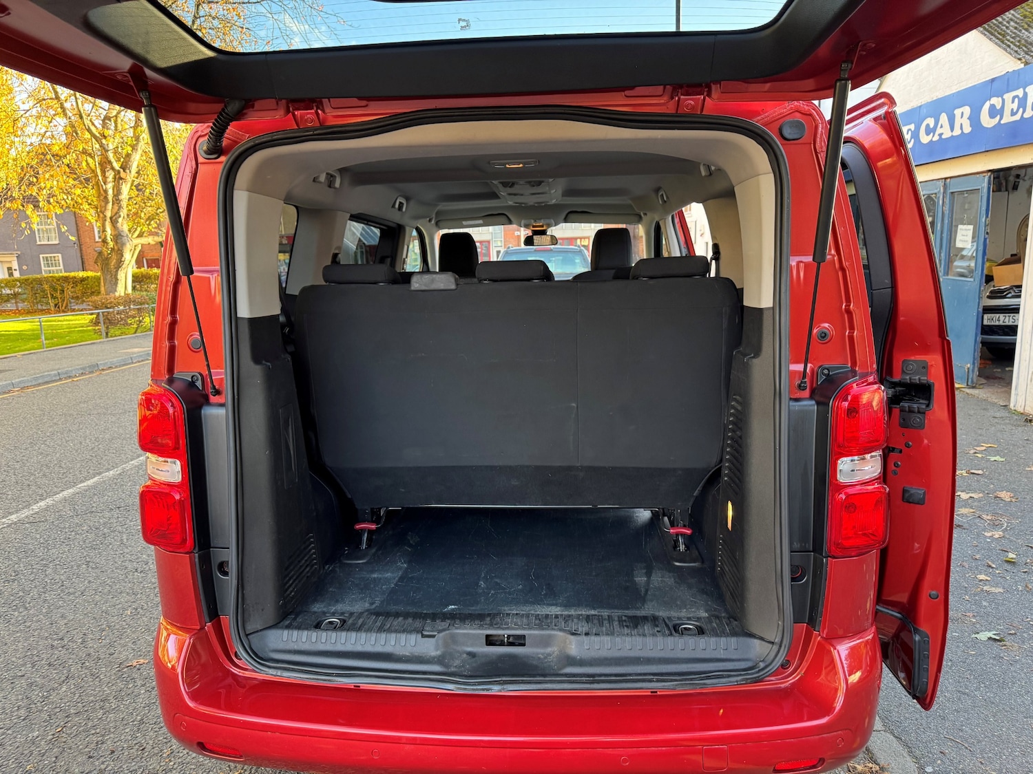 Used Peugeot Traveller 2017 for sale - 76249337: Photo 43