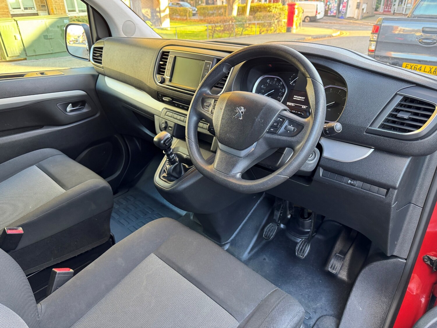 Used Peugeot Traveller 2017 for sale - 76249337: Photo 45