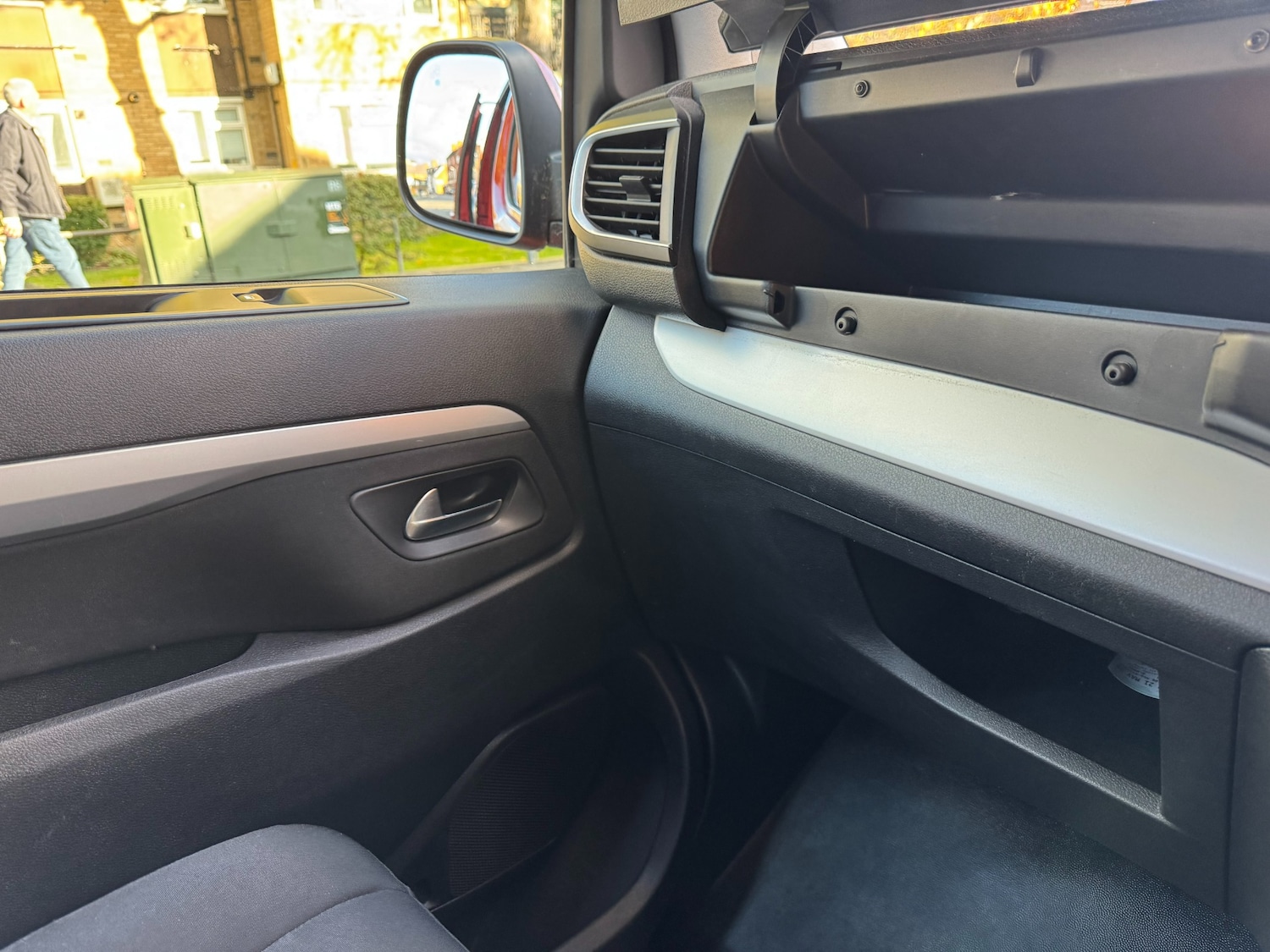 Used Peugeot Traveller 2017 for sale - 76249337: Photo 48