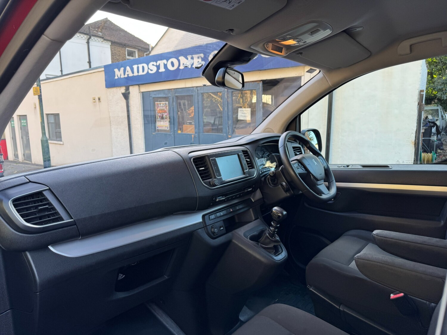 Used Peugeot Traveller 2017 for sale - 76249337: Photo 50