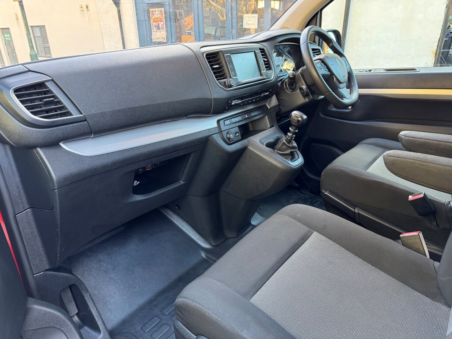 Used Peugeot Traveller 2017 for sale - 76249337: Photo 51