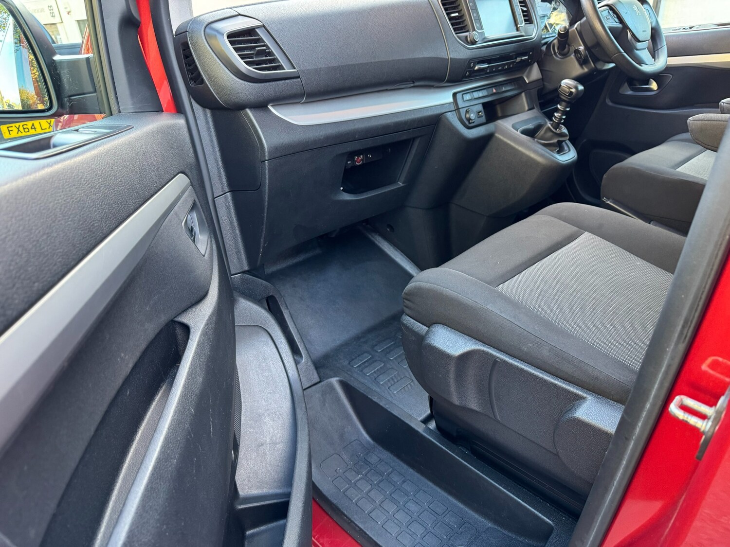 Used Peugeot Traveller 2017 for sale - 76249337: Photo 52