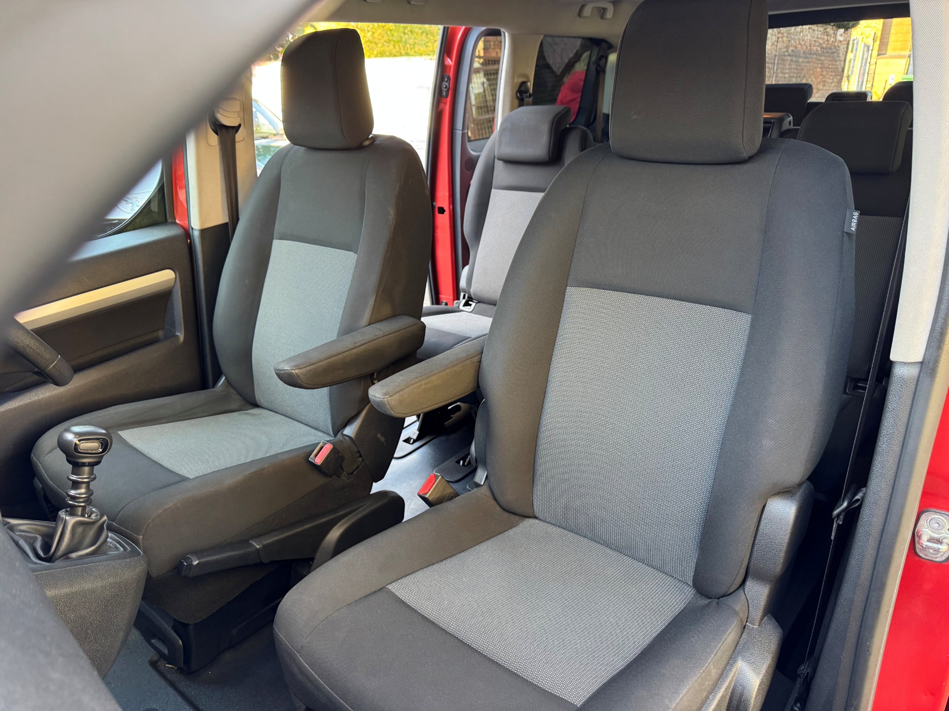 Used Peugeot Traveller 2017 for sale - 76249337: Photo 53