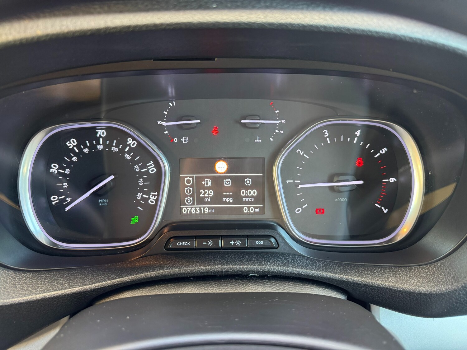 Used Peugeot Traveller 2017 for sale - 76249337: Photo 60