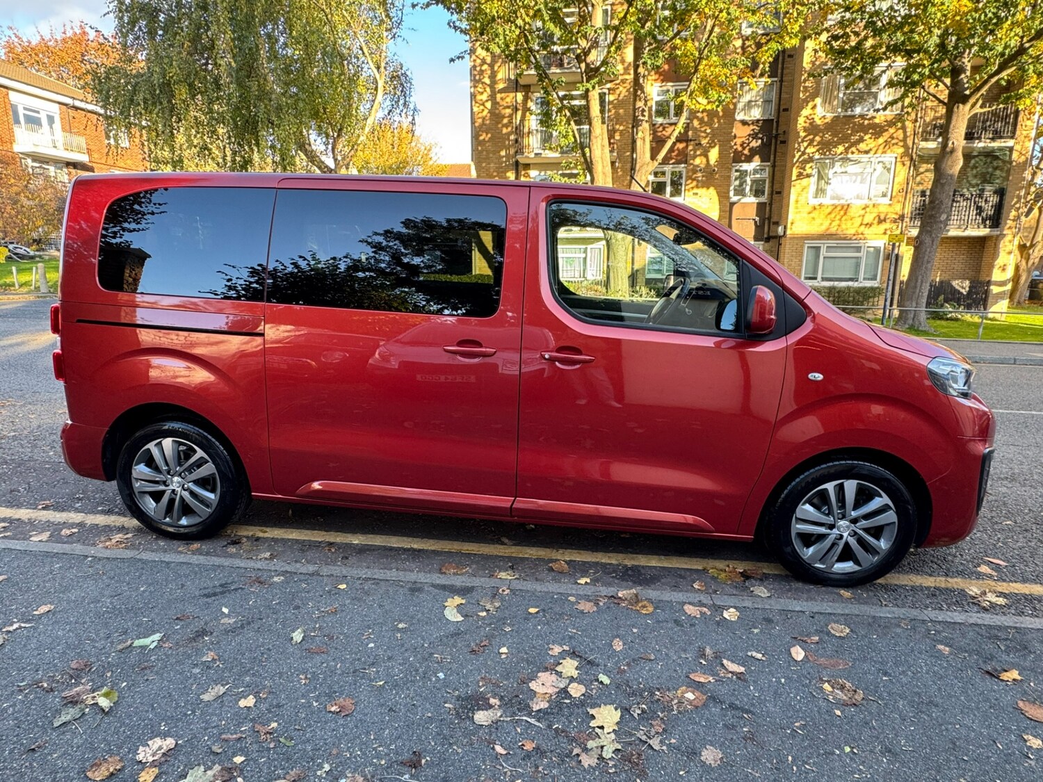 Used Peugeot Traveller 2017 for sale - 76249337: Photo 73