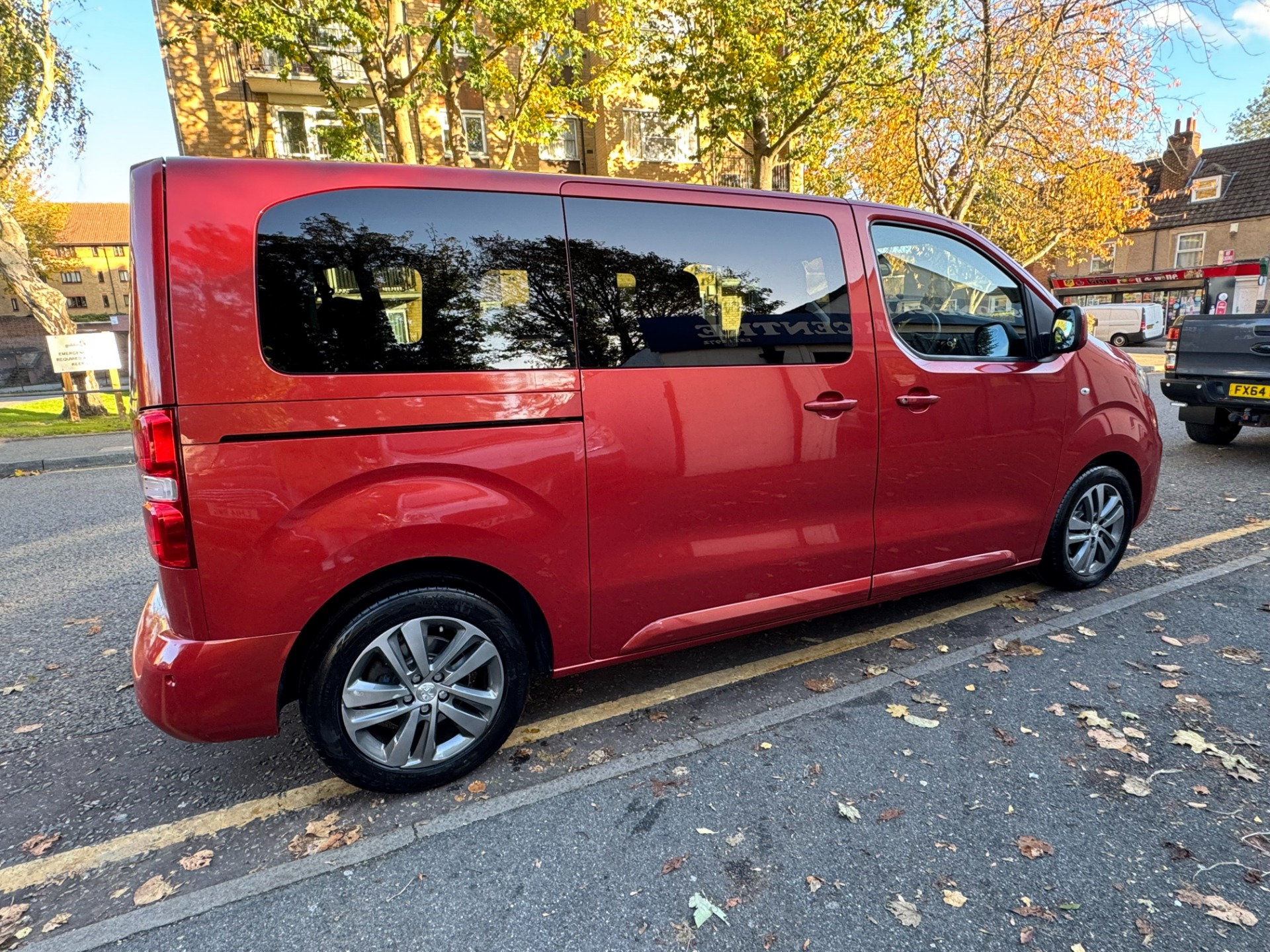 Used Peugeot Traveller 2017 for sale - 76249337: Photo 77
