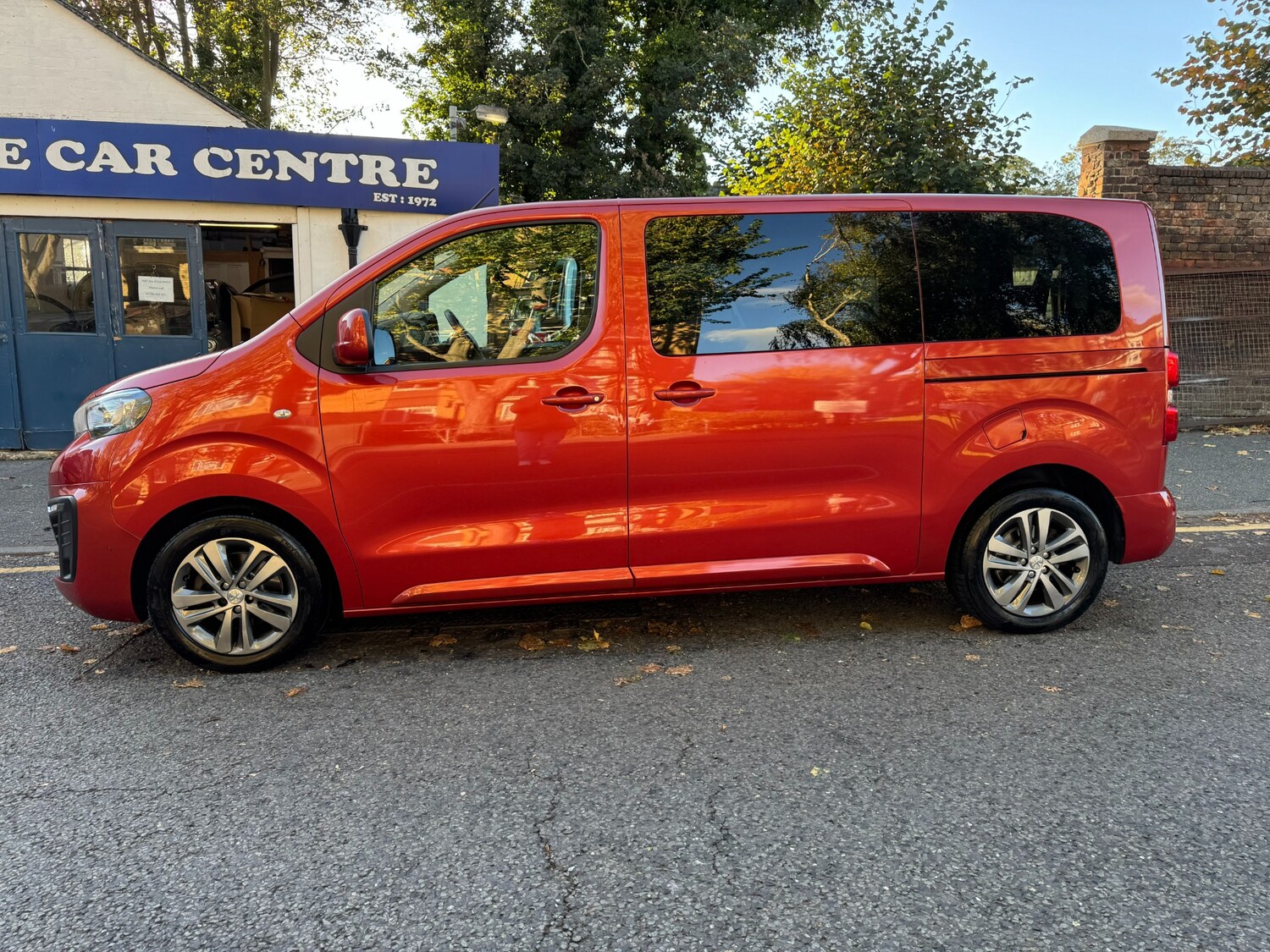 Used Peugeot Traveller 2017 for sale - 76249337: Photo 86