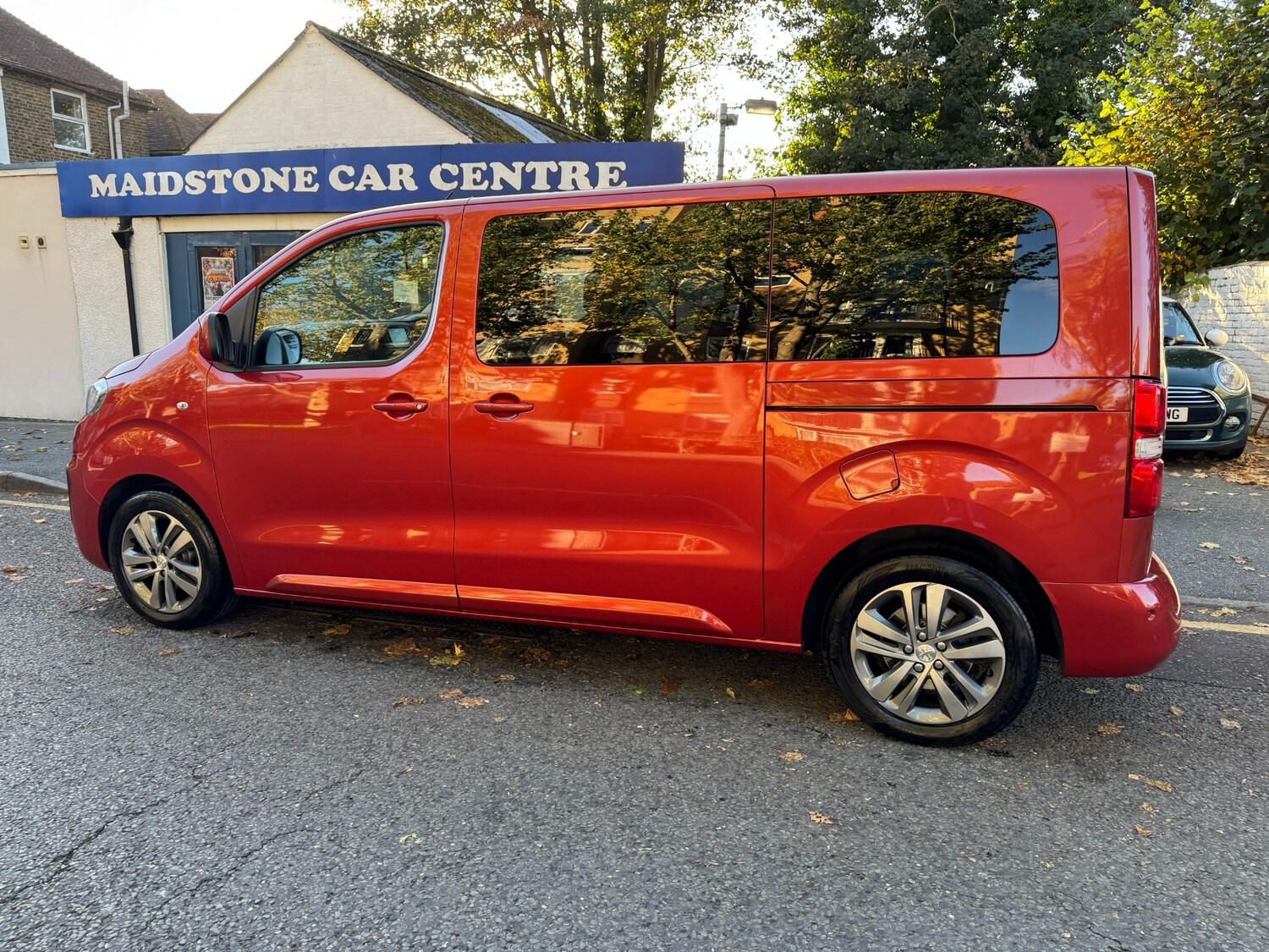 Used Peugeot Traveller 2017 for sale - 76249337: Photo 90