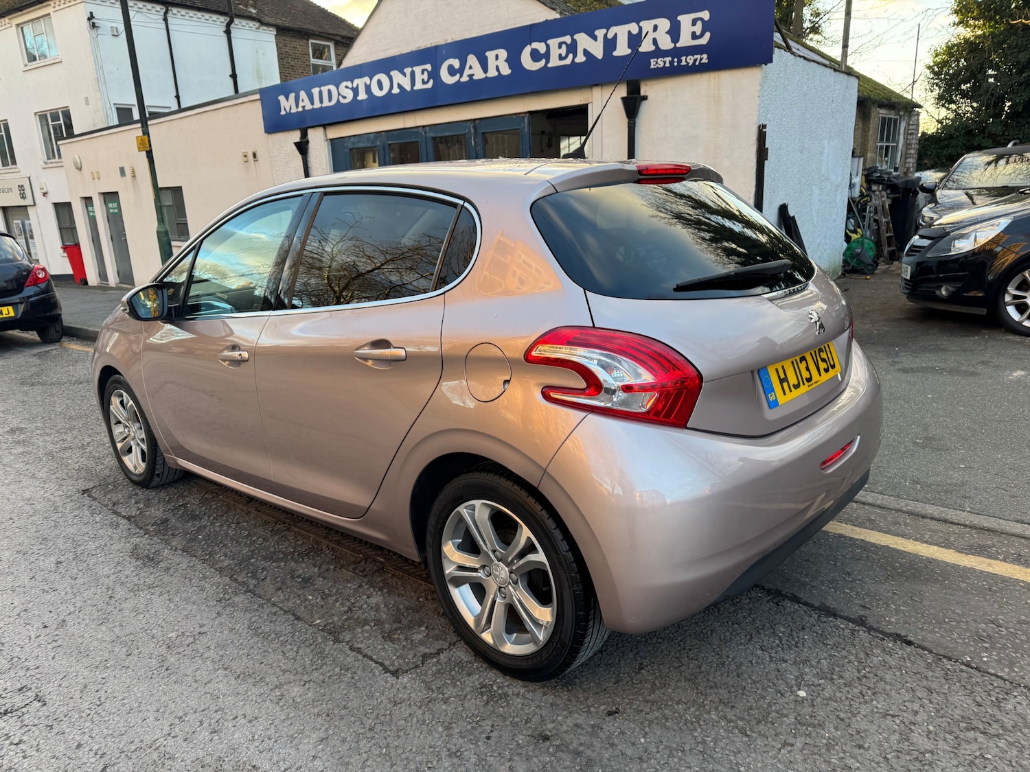 Used Peugeot 208 2013 for sale - 76570651: Photo 10