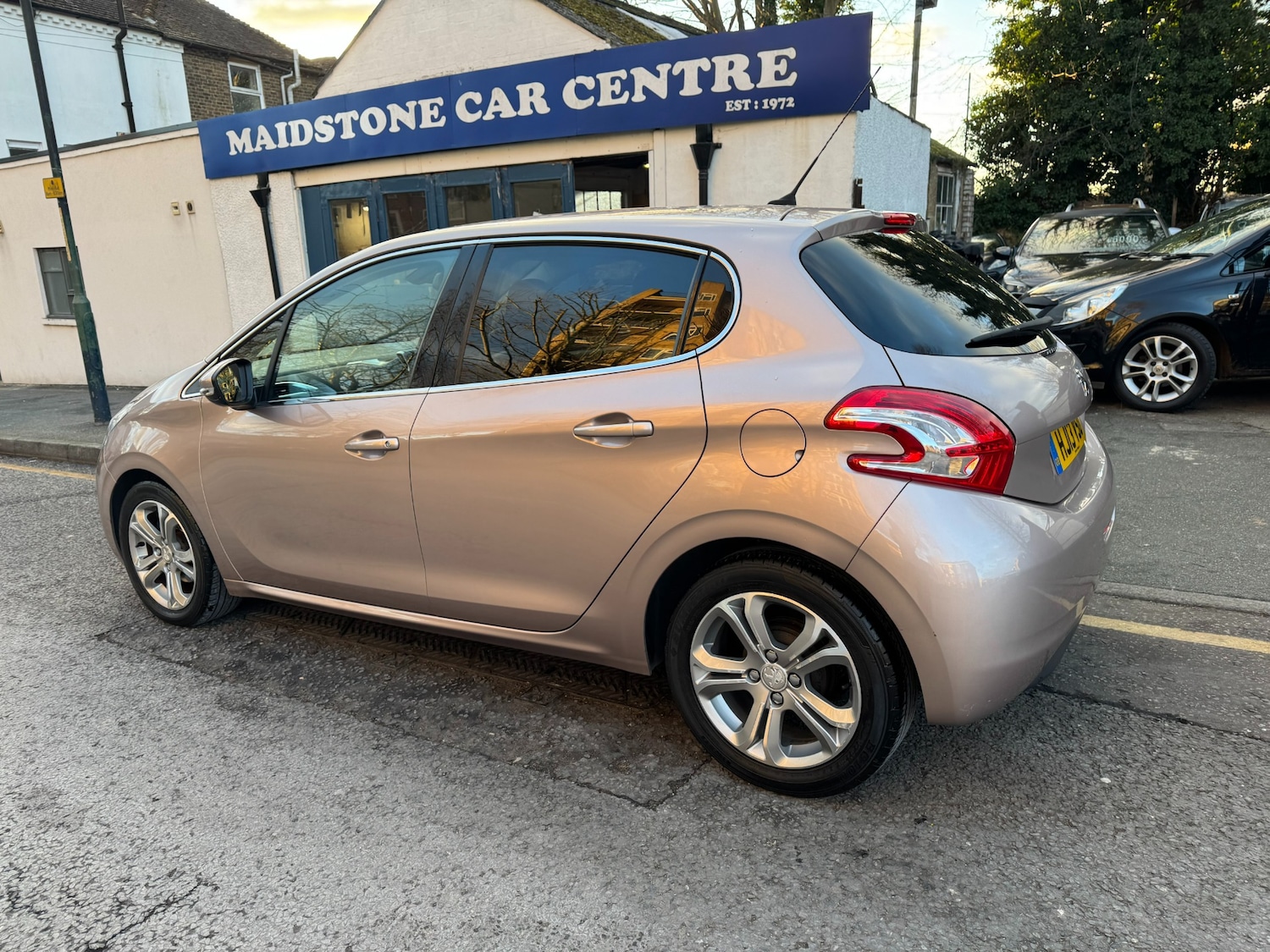 Used Peugeot 208 2013 for sale - 76570651: Photo 11