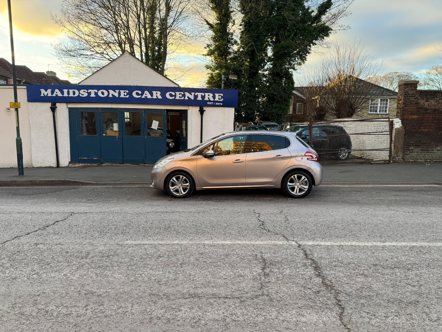 Used Peugeot 208 2013 for sale - 76570651: Photo 12