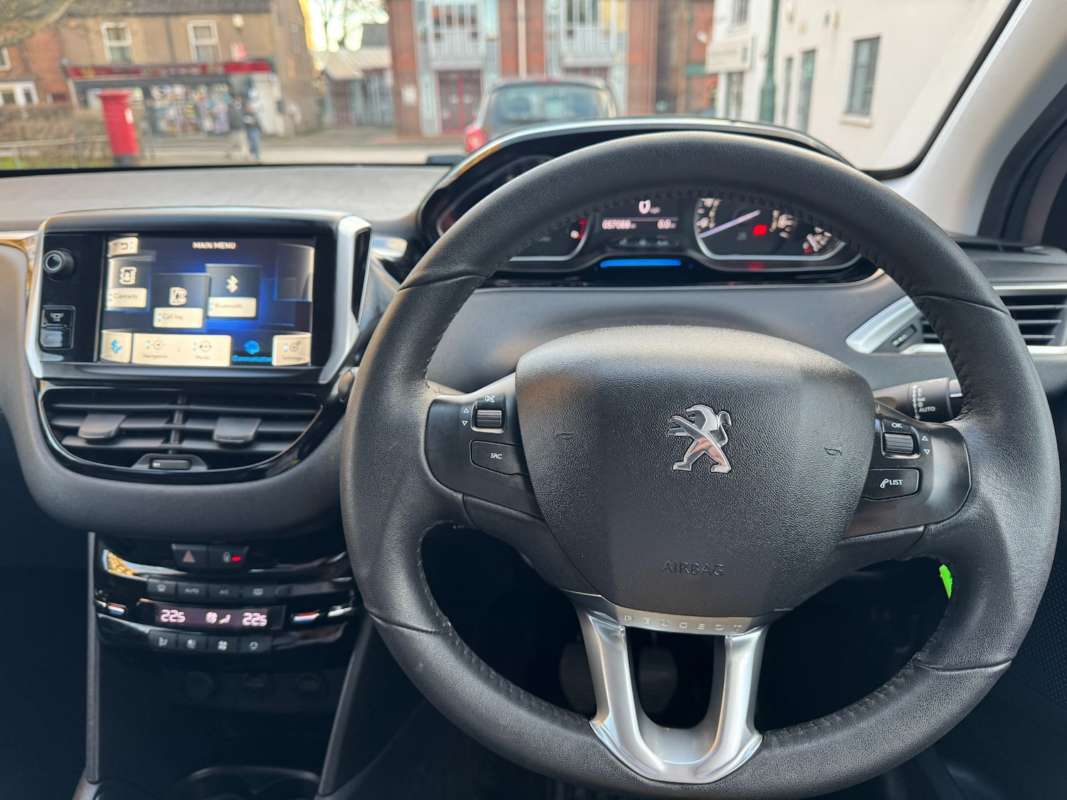 Used Peugeot 208 2013 for sale - 76570651: Photo 13