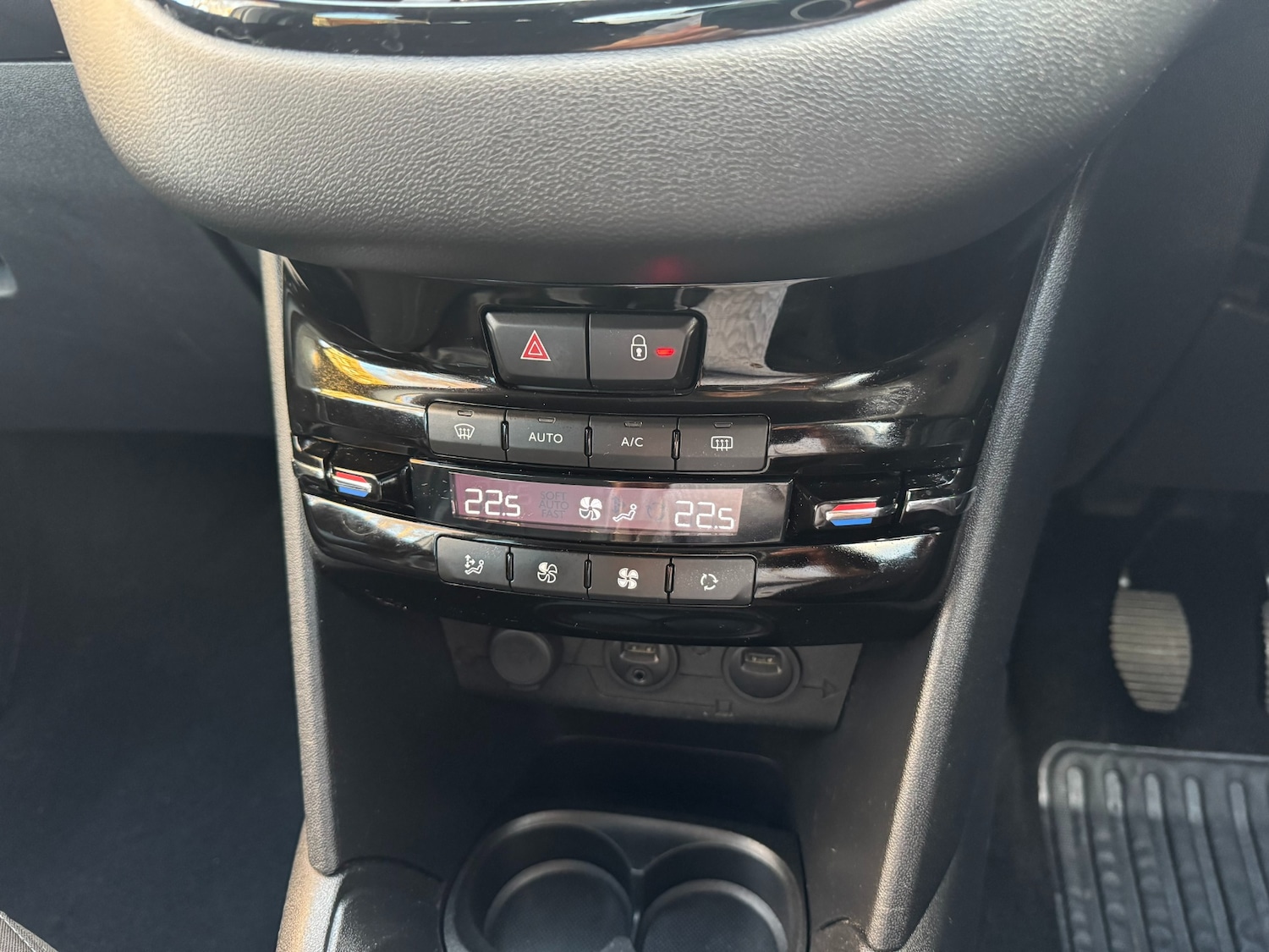 Used Peugeot 208 2013 for sale - 76570651: Photo 17