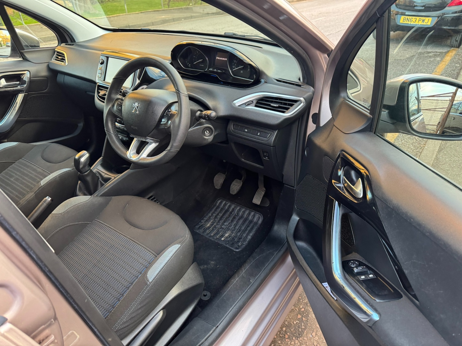 Used Peugeot 208 2013 for sale - 76570651: Photo 18